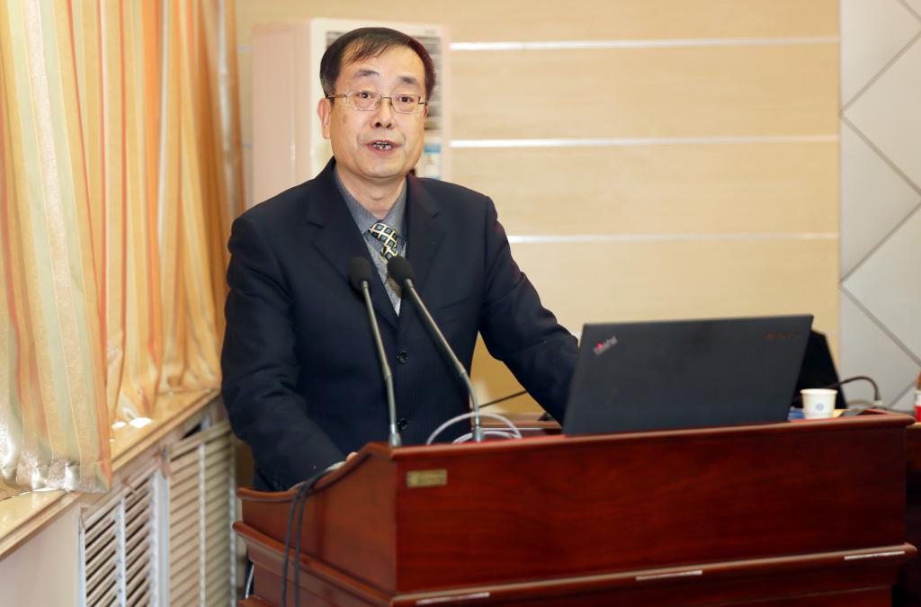 职教学bob登录入口官网副bob登录入口官网长、西铁职院院长田和平主持bob登录入口官网议