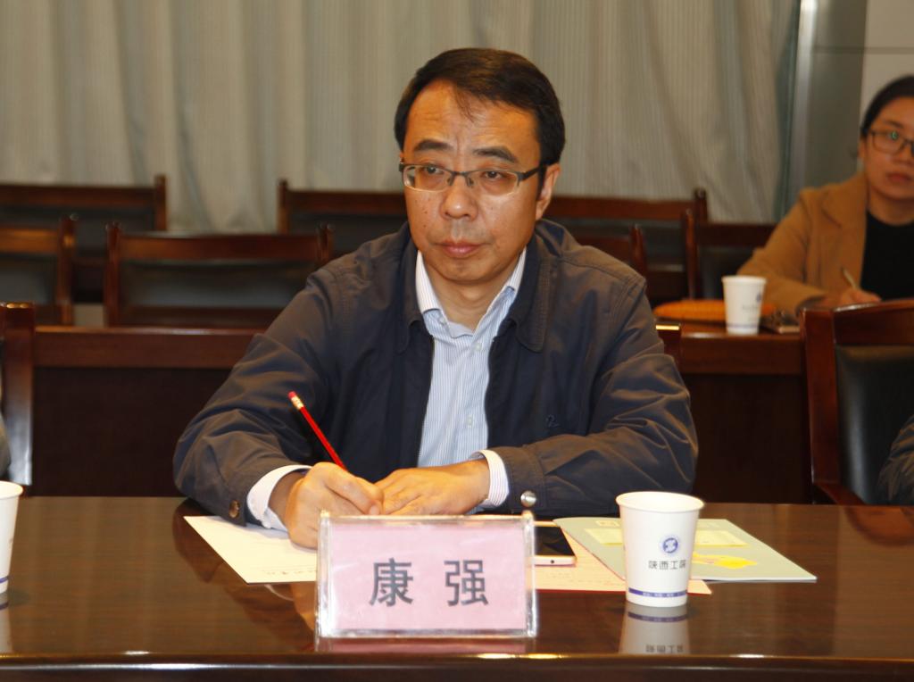 纪委书记康强主持召开合作交流座谈bob登录入口官网